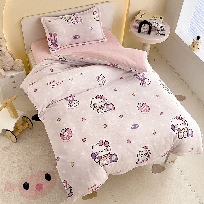 91家纺网 家纺一手货源 找家纺 梵赫 2025新款加厚牛奶绒三件套儿童套件幼儿园三件套系列 Kitty猫咪