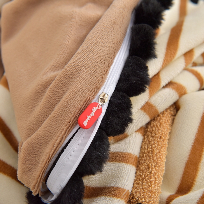 91家纺网 家纺一手货源 找家纺 炫拼家纺 2025新款大眼萌小熊韩系黑毛球毛巾绣牛奶绒四件套 大眼萌卡皮巴拉-咖