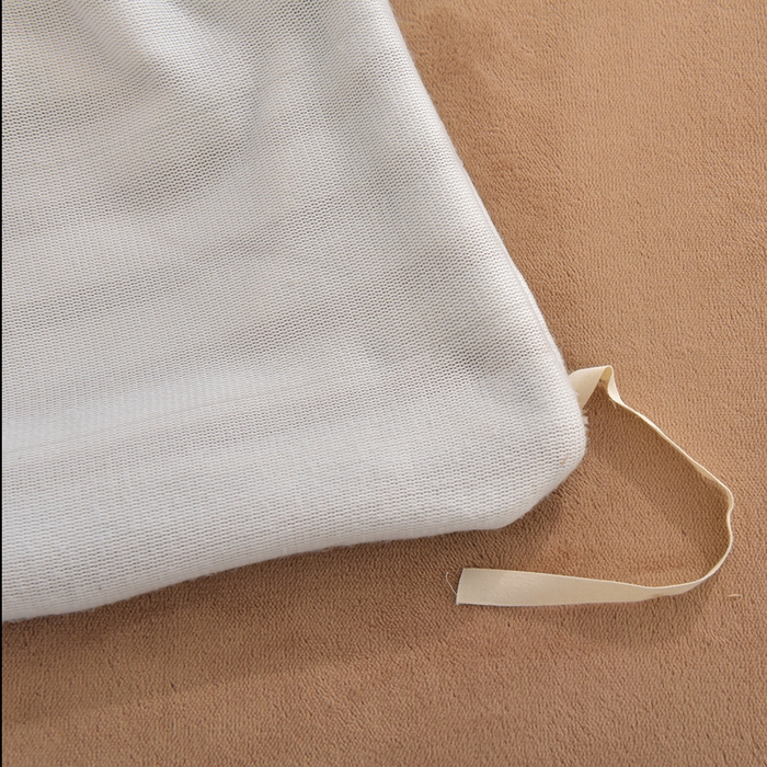 91家纺网 家纺一手货源 找家纺 炫拼家纺 2025新款大眼萌小熊韩系黑毛球毛巾绣牛奶绒四件套 大眼萌卡皮巴拉-咖