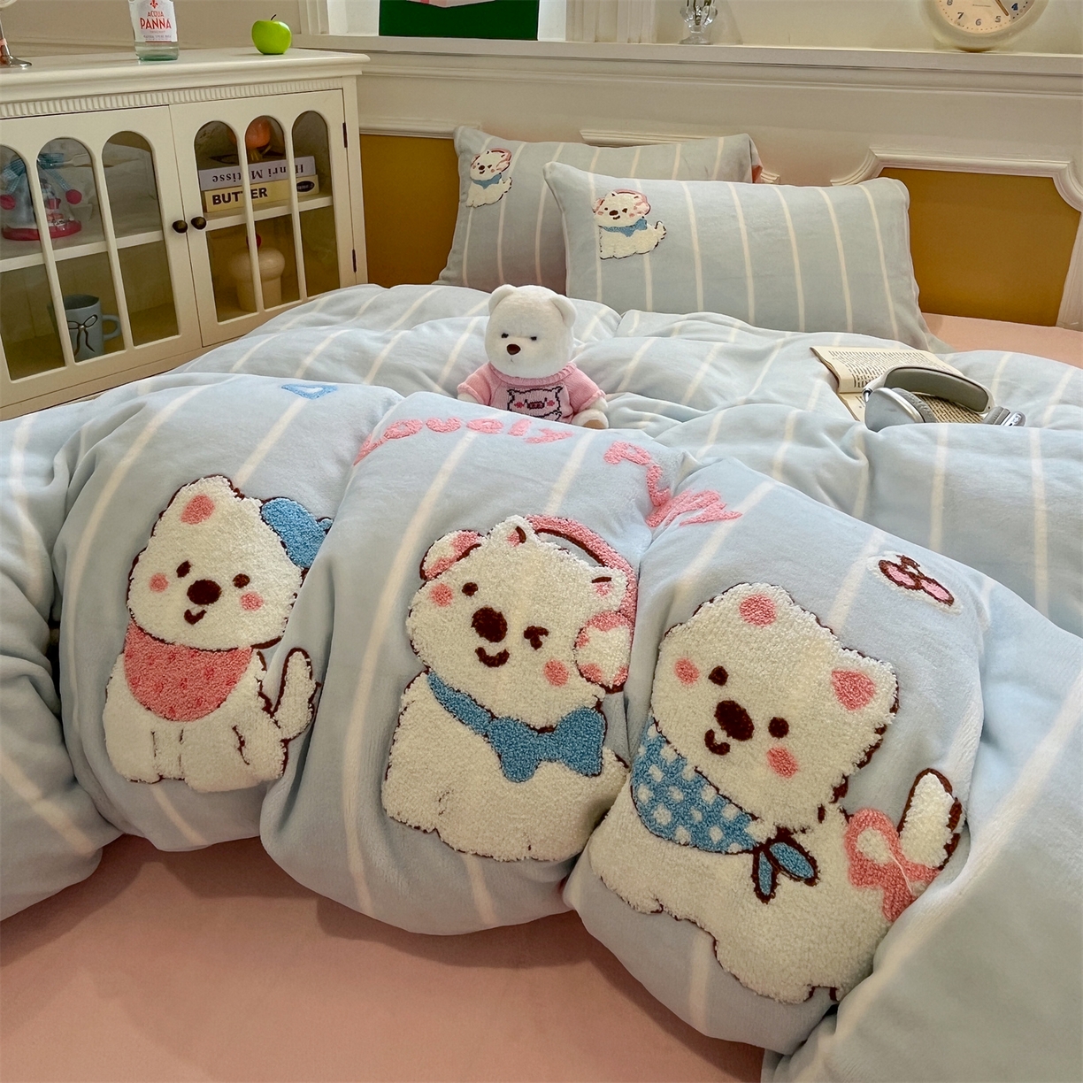 91家纺网 家纺一手货源 找家纺 （总）优迈 2025新款卡通200g牛奶绒毛巾绣四件套