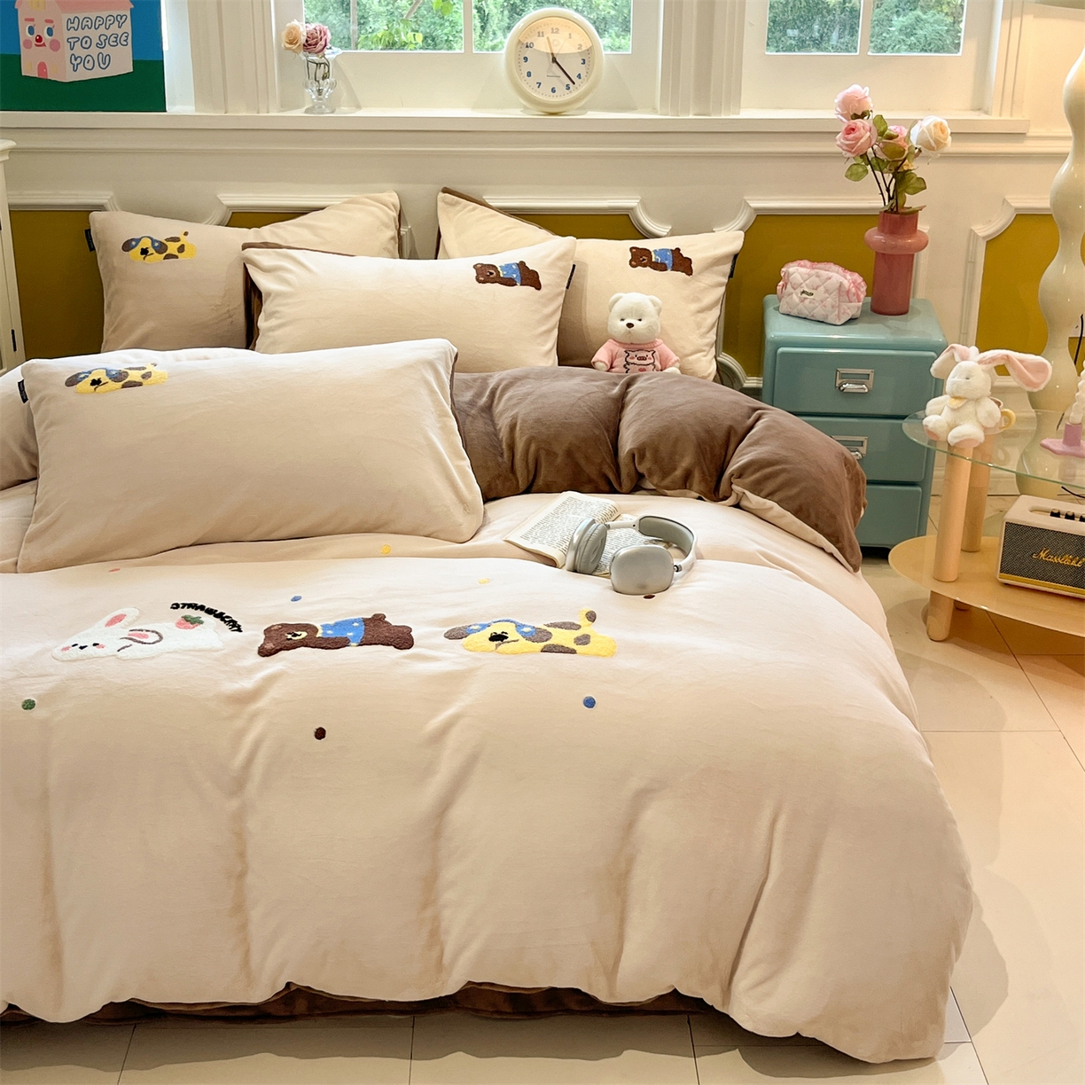 91家纺网 家纺一手货源 找家纺 优迈 2025新款A类卡通200g牛奶绒毛巾绣四件套 森林派对