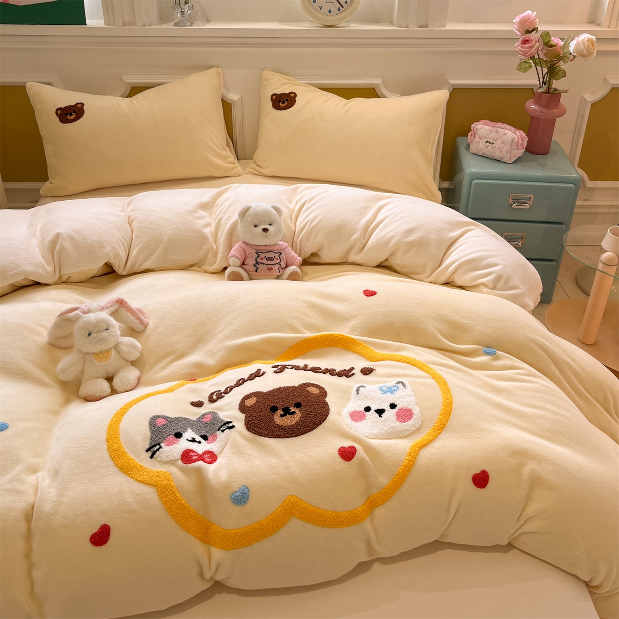 91家纺网 家纺一手货源 找家纺 优迈 2025新款A类卡通200g牛奶绒毛巾绣四件套 萌宠奶油