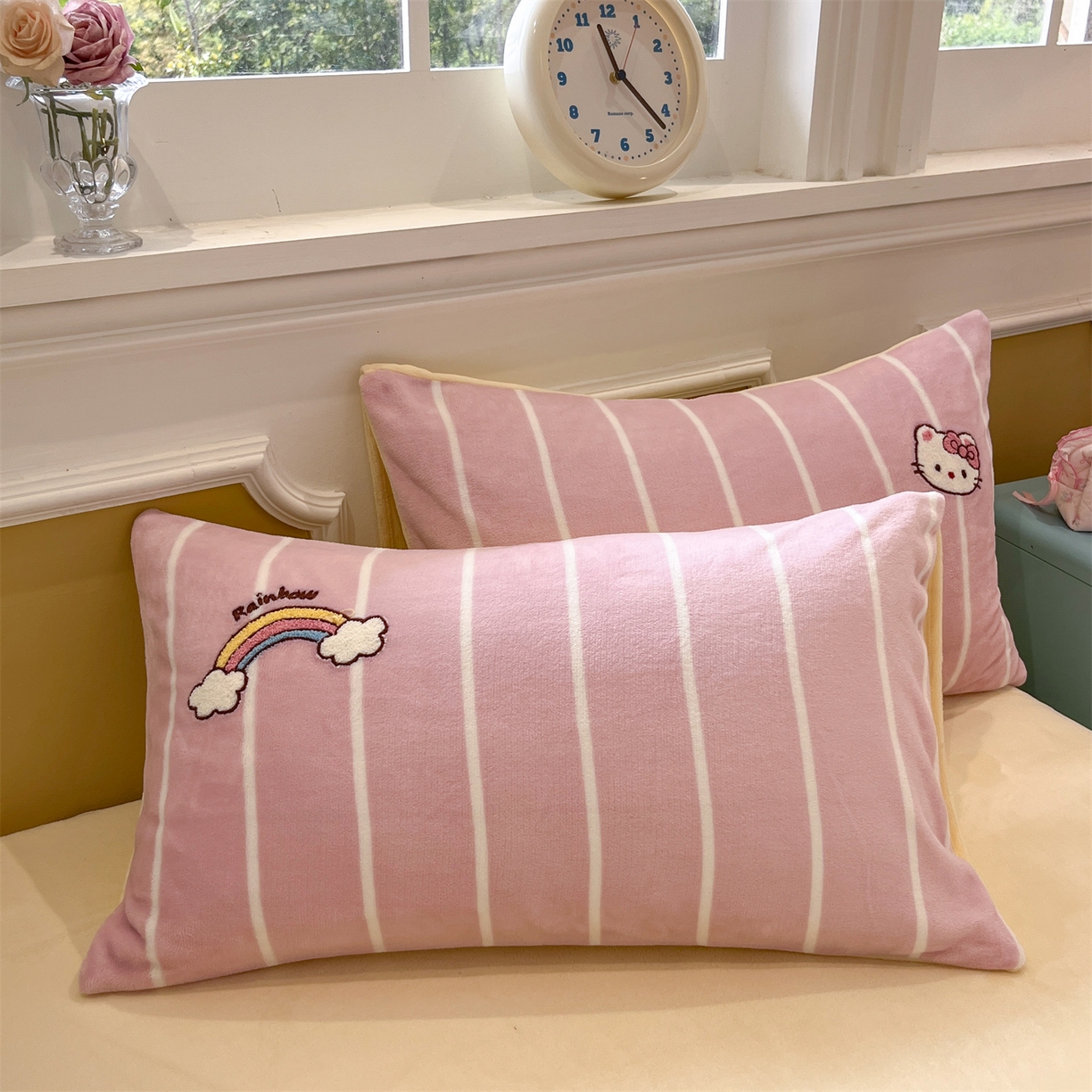 91家纺网 家纺一手货源 找家纺 优迈 2025新款A类卡通200g牛奶绒毛巾绣四件套 彩虹梦乡