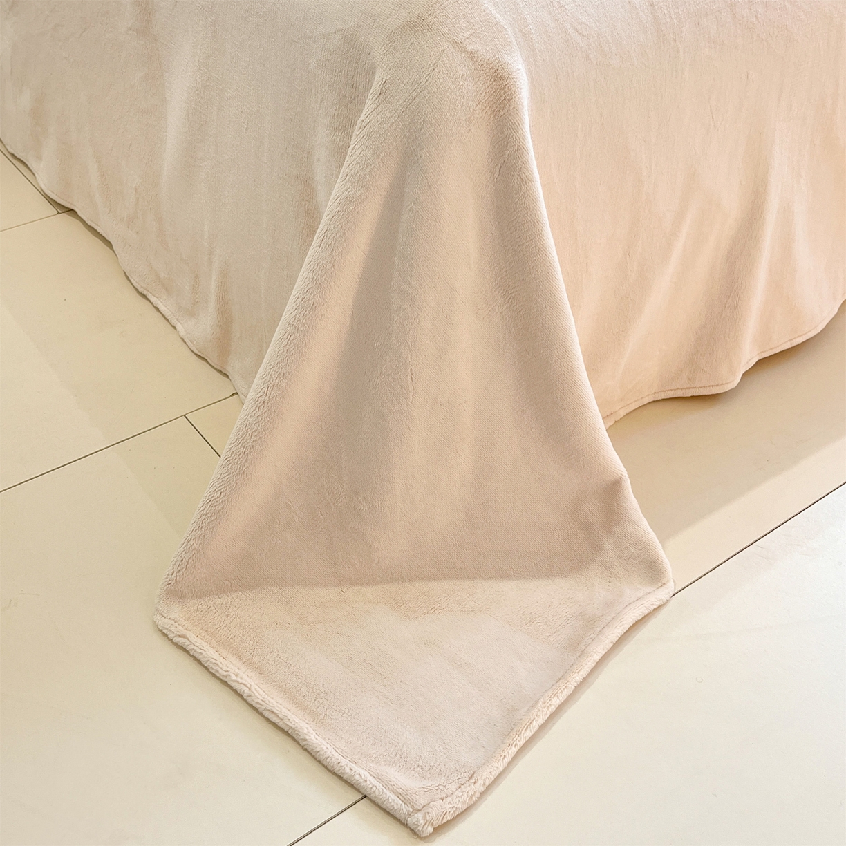 91家纺网 家纺一手货源 找家纺 优迈 2025新款A类卡通200g牛奶绒毛巾绣四件套 粉糯猫咪