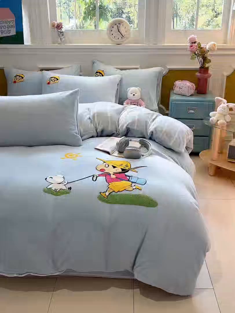 91家纺网 家纺一手货源 找家纺 优迈 2025新款A类卡通200g牛奶绒毛巾绣四件套 春日漫游