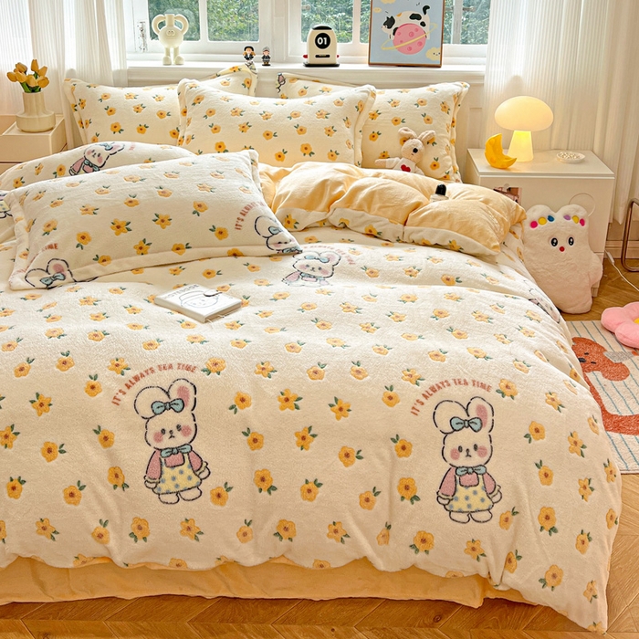 91家纺网 家纺一手货源 找家纺 韩巢家纺 2025新款高克重雪花绒牛奶绒四件套 田园兔（黄）