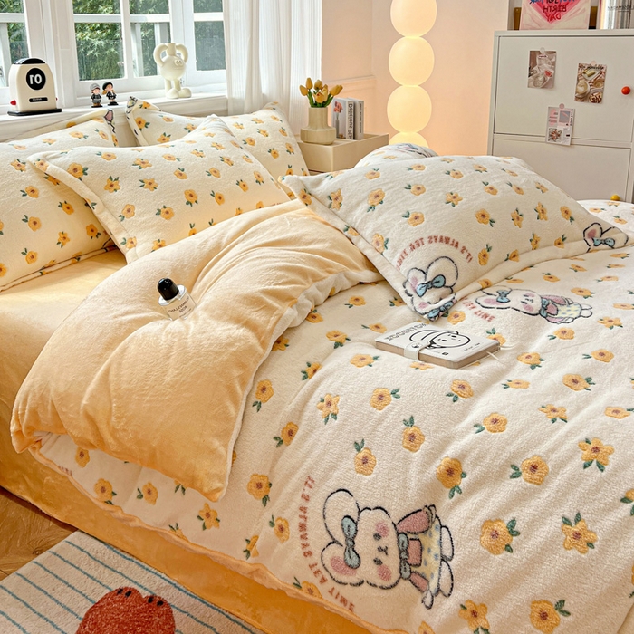 91家纺网 家纺一手货源 找家纺 韩巢家纺 2025新款高克重雪花绒牛奶绒四件套 田园兔（黄）