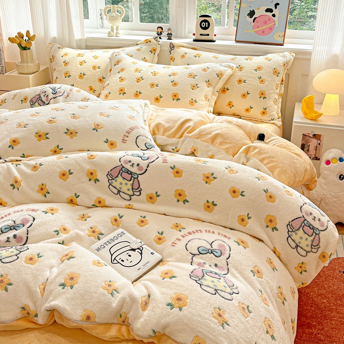 91家纺网 家纺一手货源 找家纺 韩巢家纺 2025新款高克重雪花绒牛奶绒四件套 田园兔（黄）