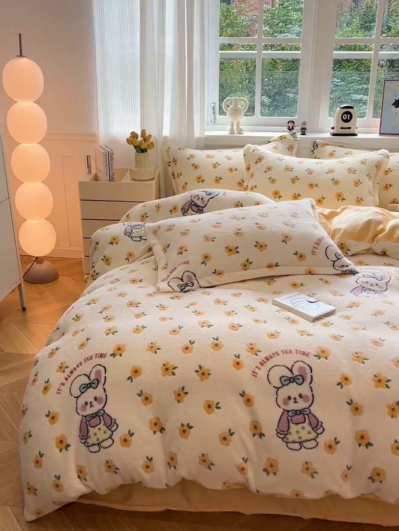 91家纺网 家纺一手货源 找家纺 韩巢家纺 2025新款高克重雪花绒牛奶绒四件套 田园兔（黄）
