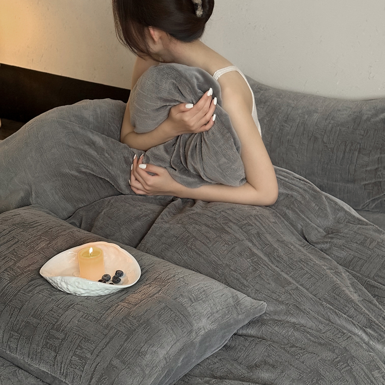 91家纺网 家纺一手货源 找家纺 （总）鹿班家居 2025新款冬季高克重牛奶绒立体雕花系列四件套-罗马假日（标准会员-10元）