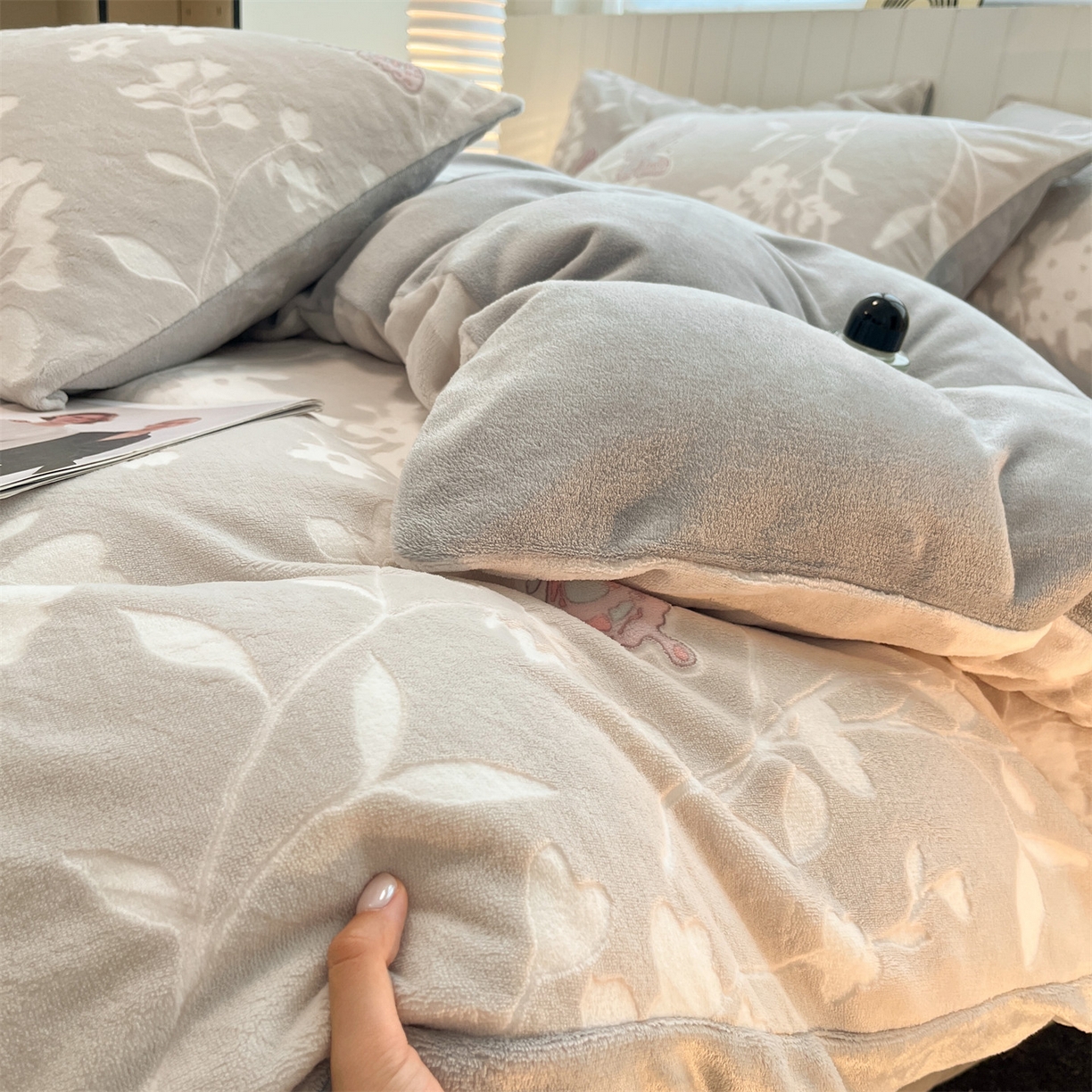 91家纺网 家纺一手货源 找家纺 （总）优迈 2025新款牛奶绒雕花四件套