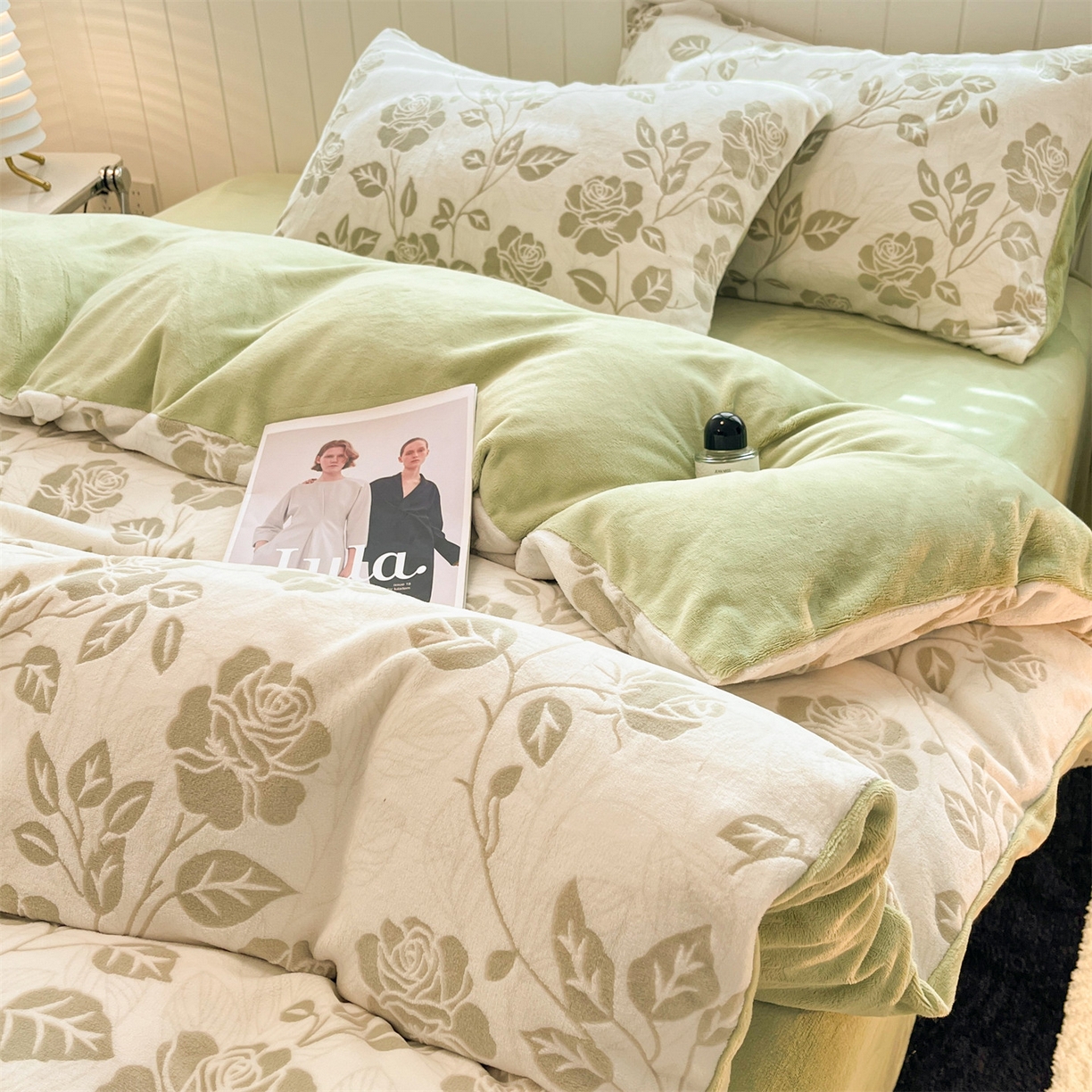 91家纺网 家纺一手货源 找家纺 优迈 2025新款牛奶绒雕花四件套 青枝雅韵