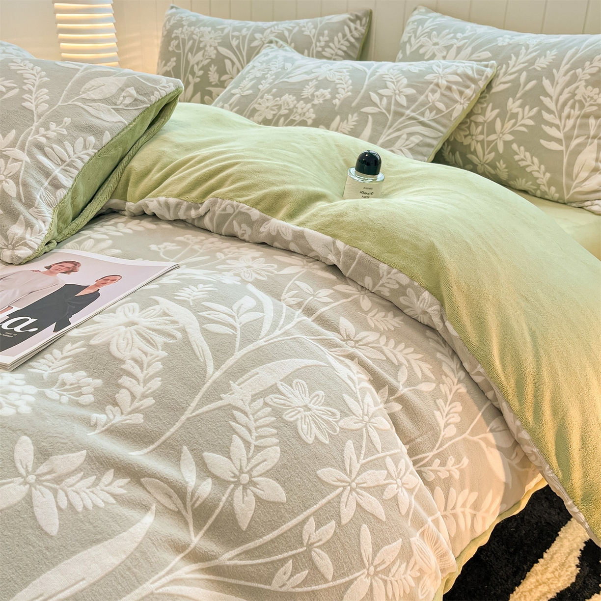 91家纺网 家纺一手货源 找家纺 优迈 2025新款牛奶绒雕花四件套 青蔓花叙