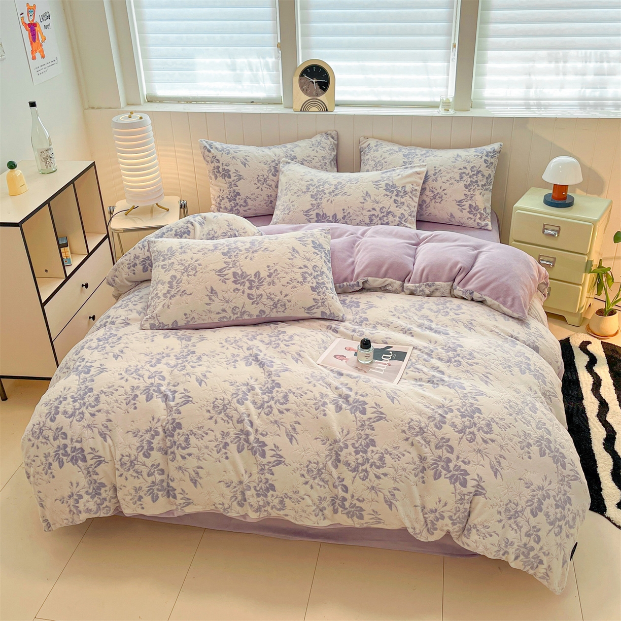 91家纺网 家纺一手货源 找家纺 优迈 2025新款牛奶绒雕花四件套 紫韵花笺