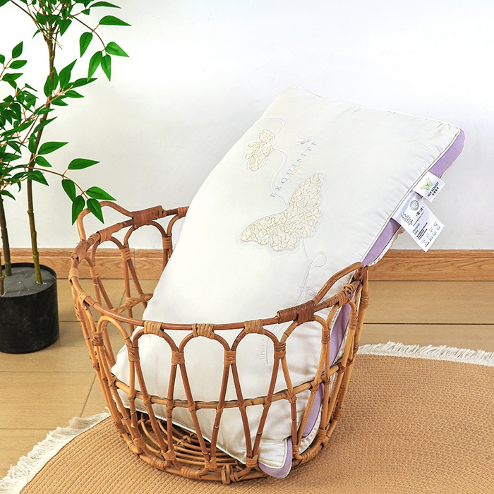 91家纺网 家纺一手货源 找家纺 （总）仁宇枕业 2025新款新品 精美刺绣蝴蝶蚕丝蛋白舒适枕头枕芯