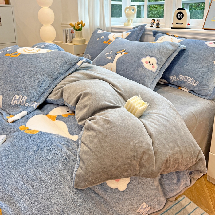 91家纺网 家纺一手货源 找家纺 韩巢家纺 2025新款高克重雪花绒牛奶绒四件套 大白鹅