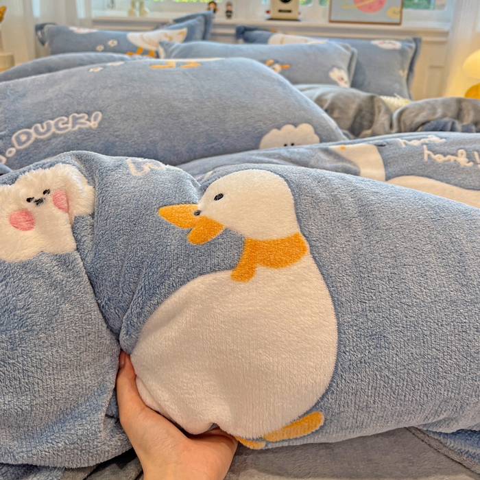 91家纺网 家纺一手货源 找家纺 韩巢家纺 2025新款高克重雪花绒牛奶绒四件套 大白鹅