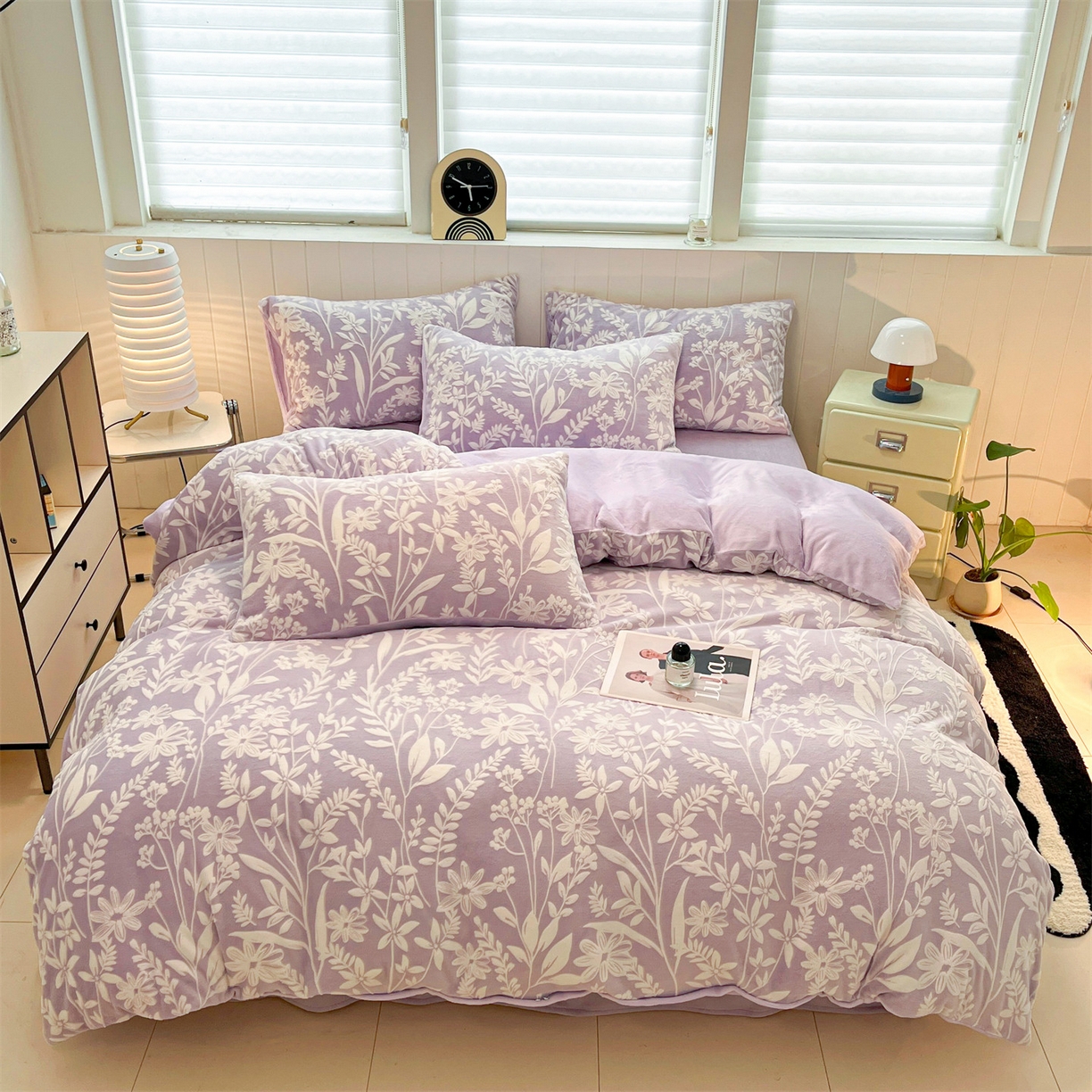 91家纺网 家纺一手货源 找家纺 优迈 2025新款牛奶绒雕花四件套 紫蔓花影