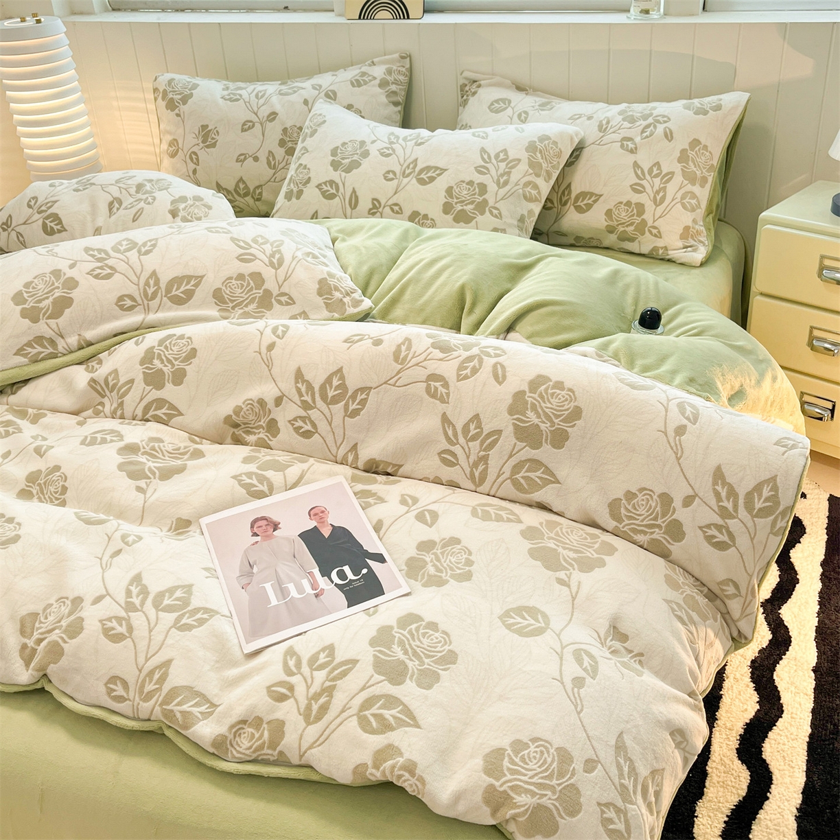 91家纺网 家纺一手货源 找家纺 优迈 2025新款牛奶绒雕花四件套 青枝雅韵