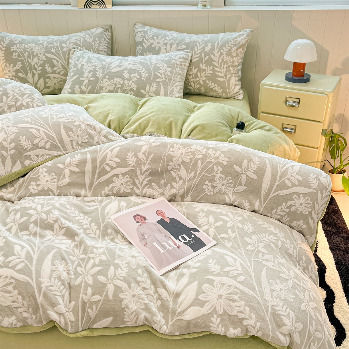 91家纺网 家纺一手货源 找家纺 优迈 2025新款牛奶绒雕花四件套 青蔓花叙