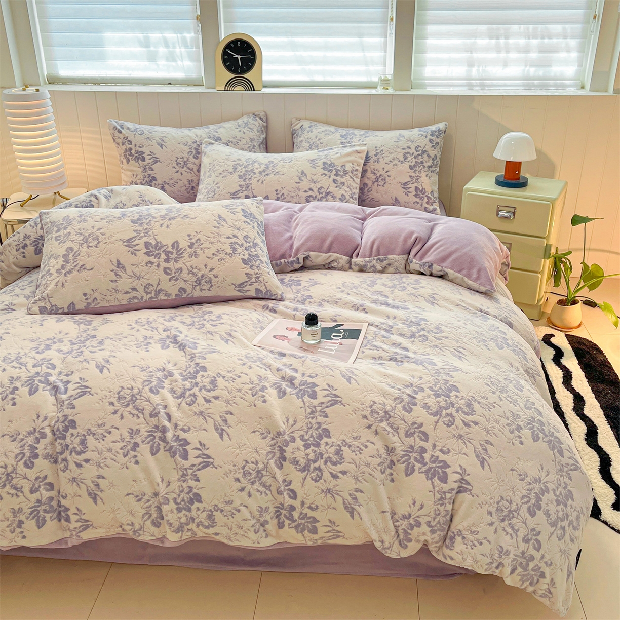 91家纺网 家纺一手货源 找家纺 优迈 2025新款牛奶绒雕花四件套 紫韵花笺