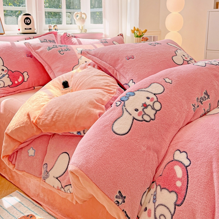 91家纺网 家纺一手货源 找家纺 韩巢家纺 2025新款高克重雪花绒牛奶绒四件套 大耳朵兔