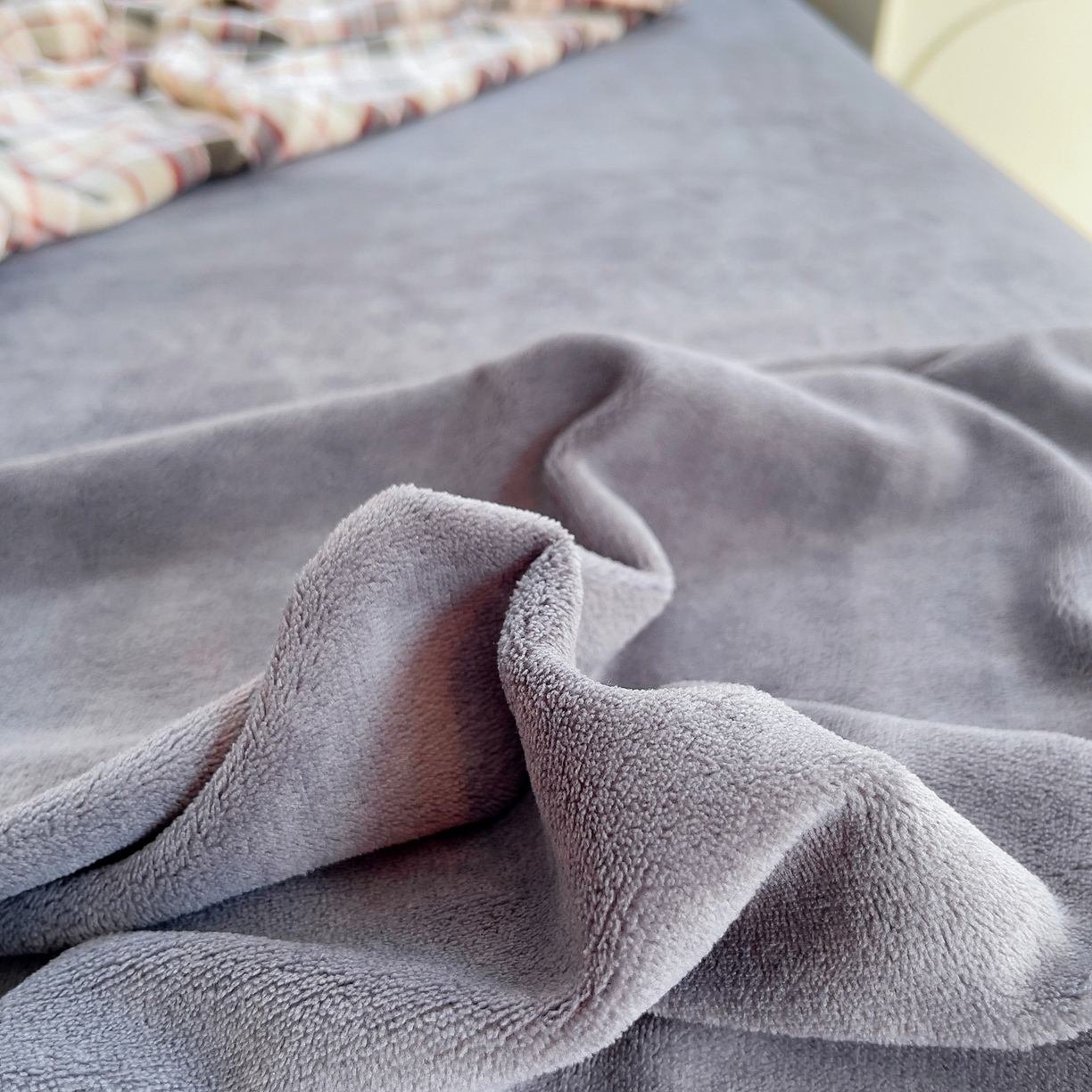 91家纺网 家纺一手货源 找家纺 炫拼家纺 2025新款高克重牛奶绒毛巾绣卡通四件套-可孚系列 可孚-咖啡猫