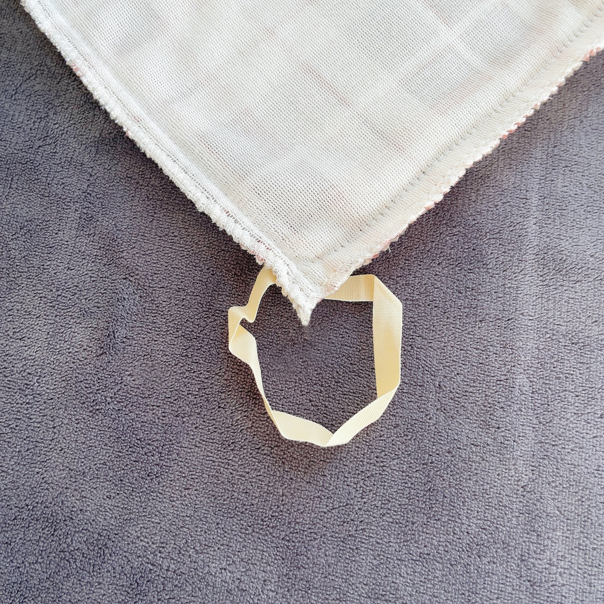 91家纺网 家纺一手货源 找家纺 炫拼家纺 2025新款高克重牛奶绒毛巾绣卡通四件套-可孚系列 可孚-咖啡猫