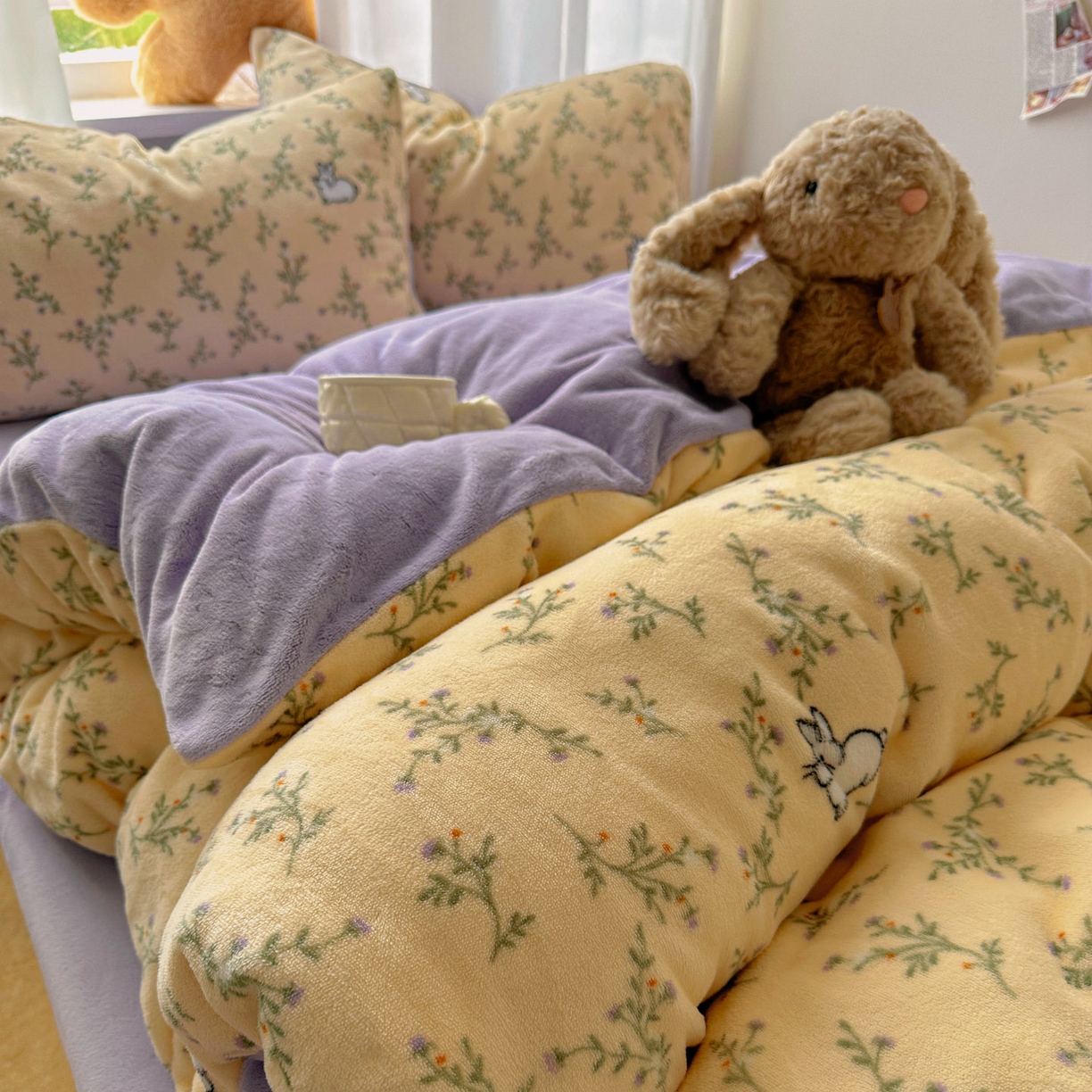 91家纺网 家纺一手货源 找家纺 （总）繁花家居 2025新款小清新180克跑量款牛奶绒三件套四件套