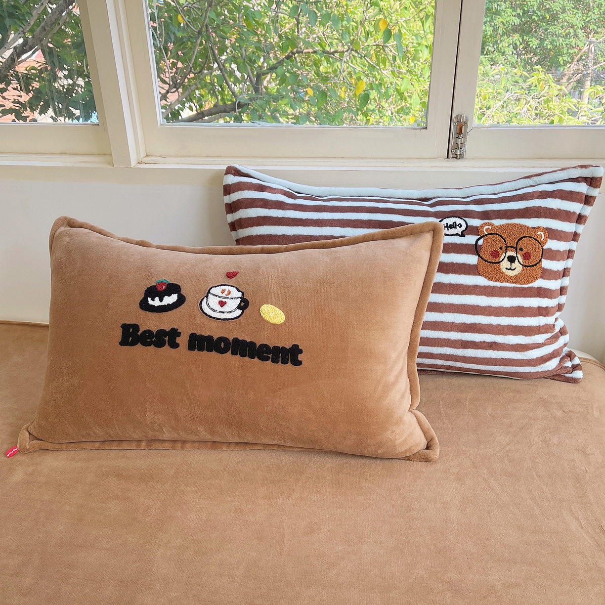 91家纺网 家纺一手货源 找家纺 炫拼家纺 2025新款高克重牛奶绒毛巾绣卡通四件套-可孚系列 可孚-美式熊