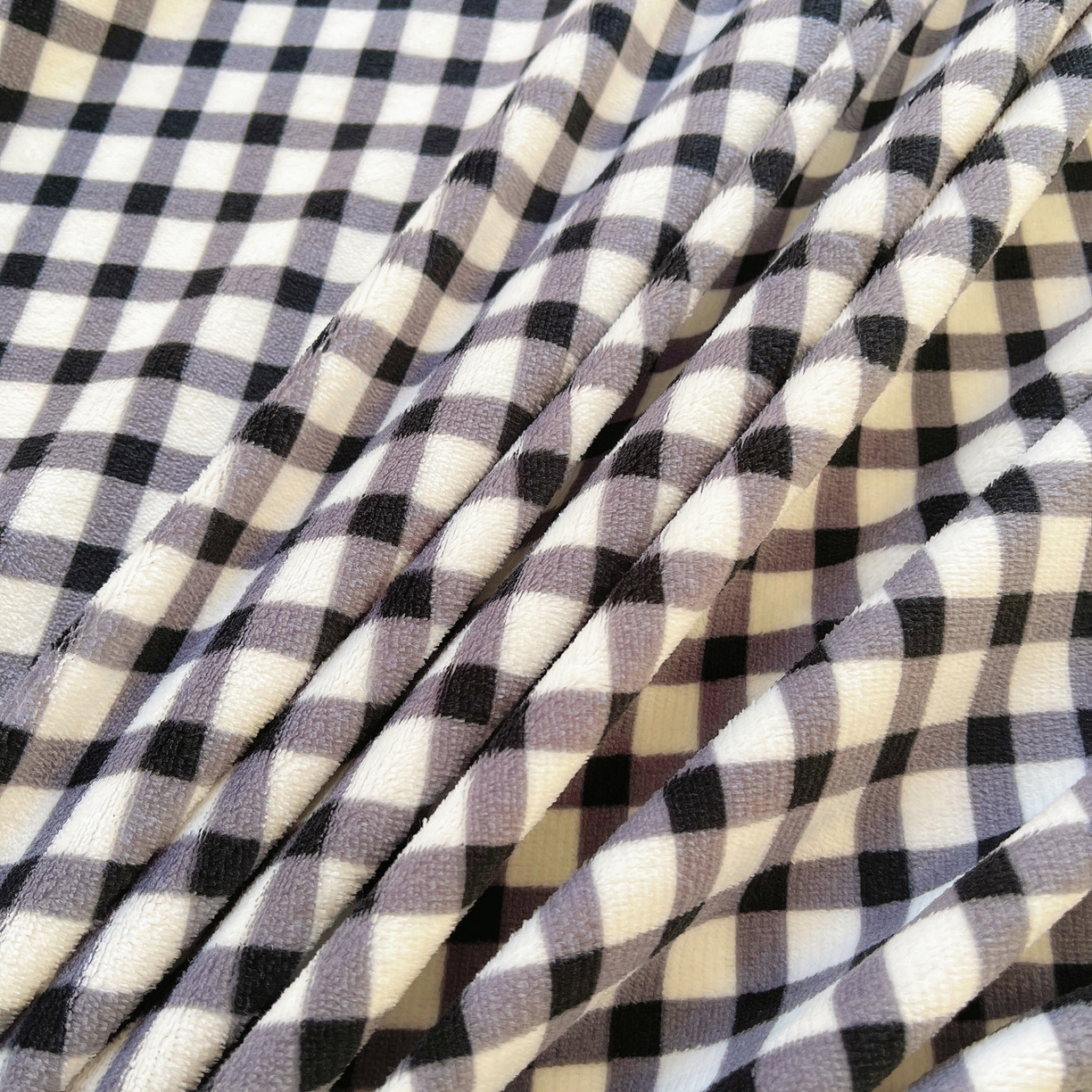 91家纺网 家纺一手货源 找家纺 炫拼家纺 2025新款高克重牛奶绒毛巾绣卡通四件套-可孚系列 可孚-狮王辛巴