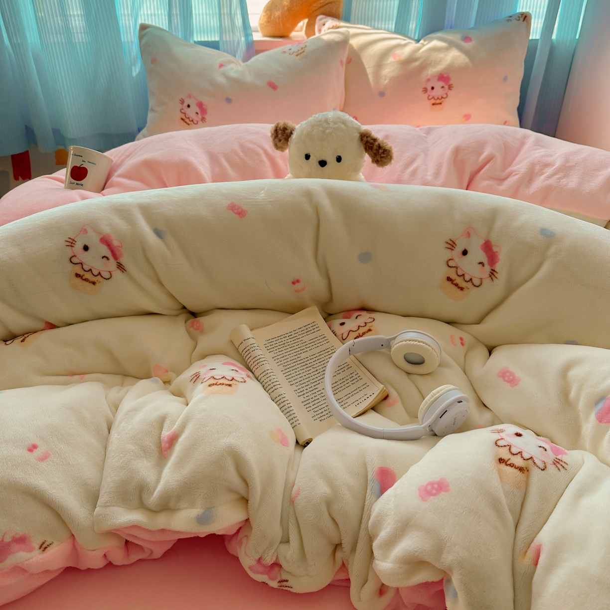 91家纺网 家纺一手货源 找家纺 繁花家居 2025新款小清新180克跑量款牛奶绒三件套四件套 冰淇淋奶猫