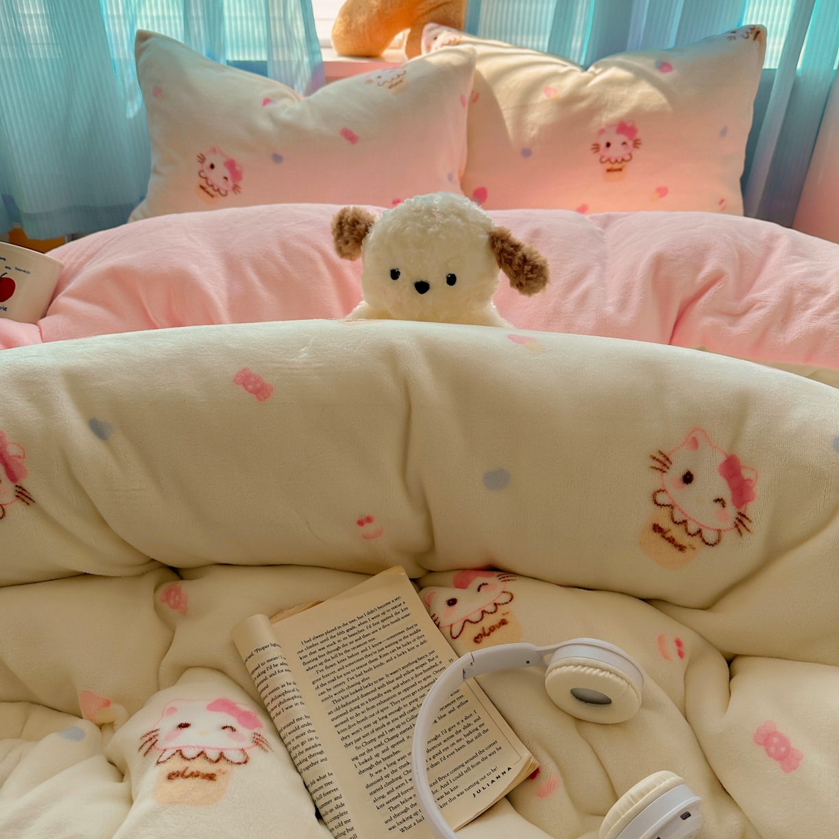 91家纺网 家纺一手货源 找家纺 繁花家居 2025新款小清新180克跑量款牛奶绒三件套四件套 冰淇淋奶猫