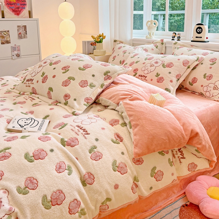 91家纺网 家纺一手货源 找家纺 韩巢家纺 2025新款高克重雪花绒牛奶绒四件套 花花世界