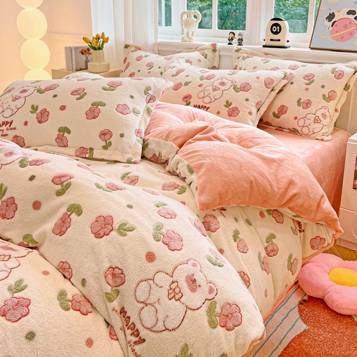 91家纺网 家纺一手货源 找家纺 韩巢家纺 2025新款高克重雪花绒牛奶绒四件套 花花世界