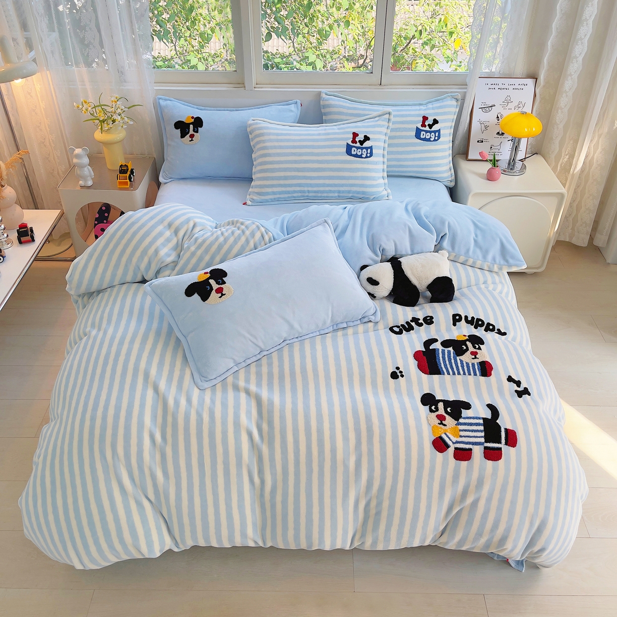 91家纺网 家纺一手货源 找家纺 炫拼家纺 2025新款高克重牛奶绒毛巾绣卡通四件套-可孚系列 可孚-条纹狗