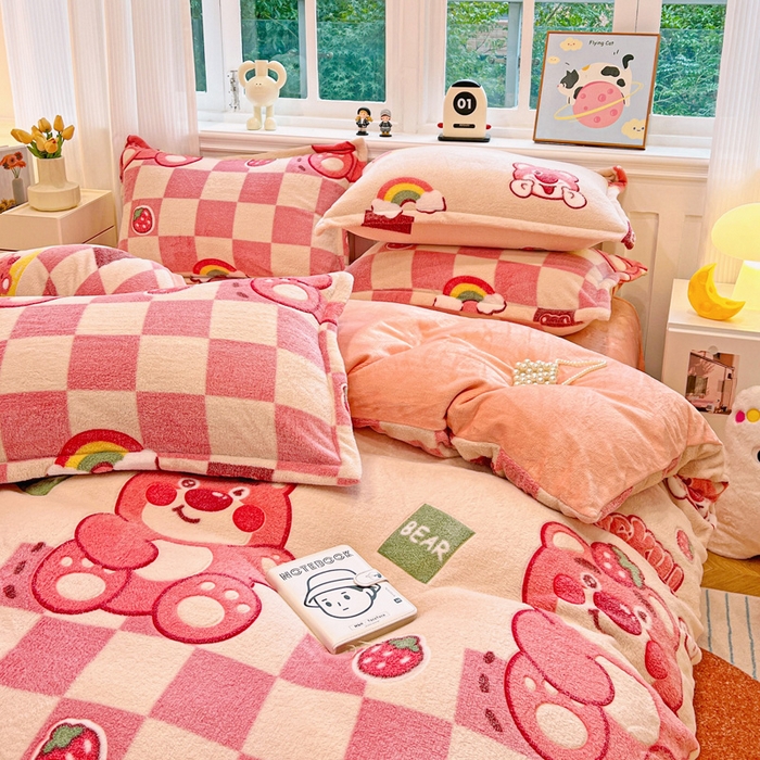 91家纺网 家纺一手货源 找家纺 韩巢家纺 2025新款高克重雪花绒牛奶绒四件套 欢乐小熊