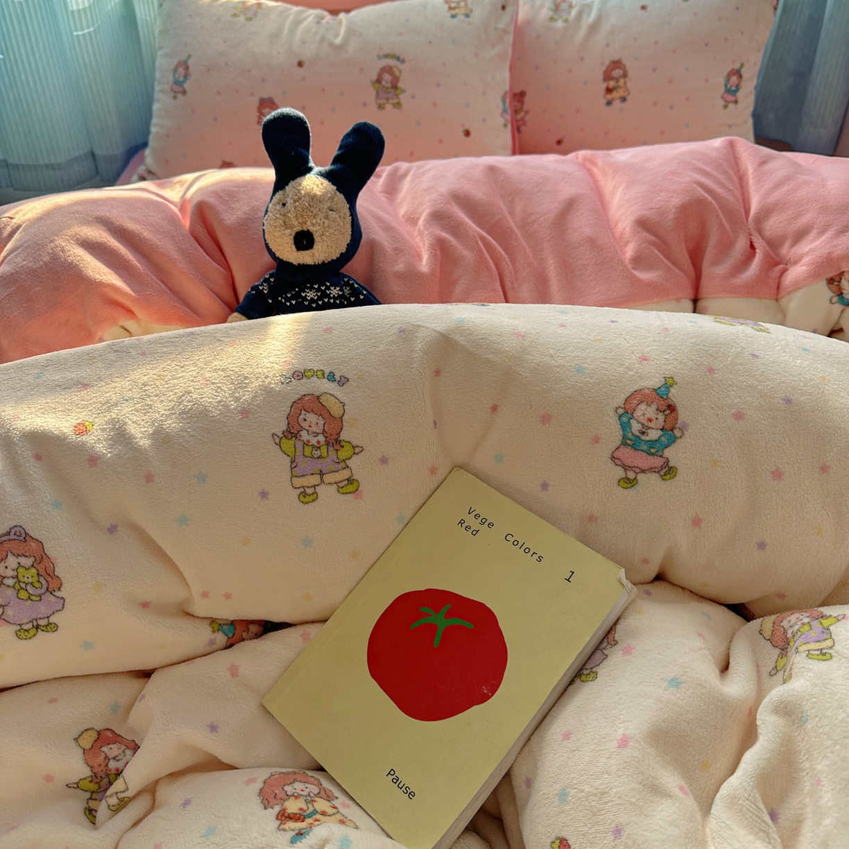 91家纺网 家纺一手货源 找家纺 繁花家居 2025新款小清新180克跑量款牛奶绒三件套四件套 彩色星梦