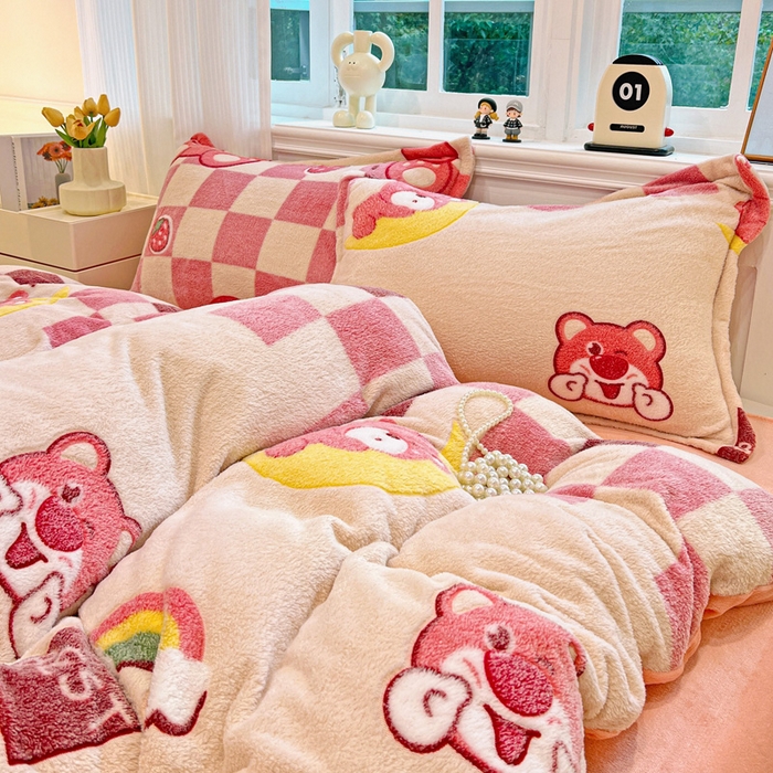 91家纺网 家纺一手货源 找家纺 韩巢家纺 2025新款高克重雪花绒牛奶绒四件套 欢乐小熊