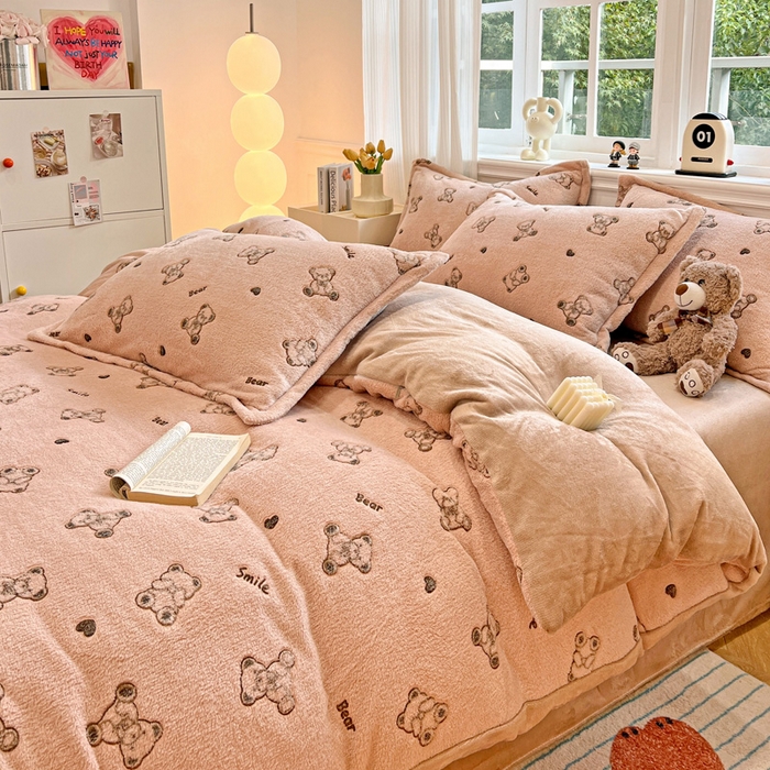 91家纺网 家纺一手货源 找家纺 韩巢家纺 2025新款高克重雪花绒牛奶绒四件套 咖色熊