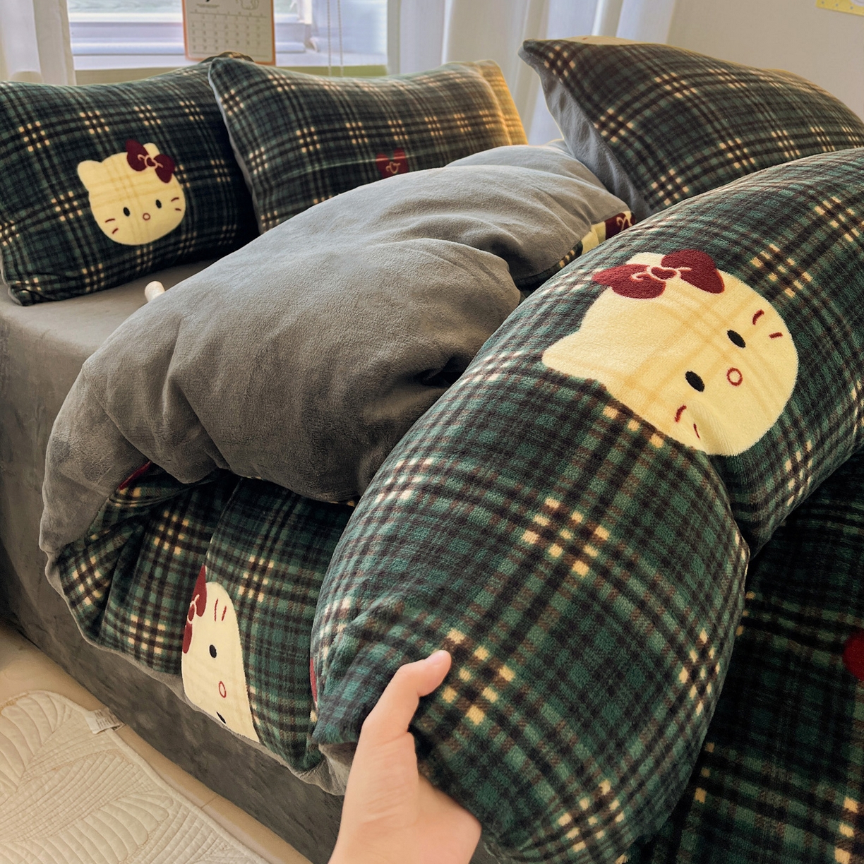 91家纺网 家纺一手货源 找家纺 繁花家居 2025新款小清新180克跑量款牛奶绒三件套四件套 格调凯特