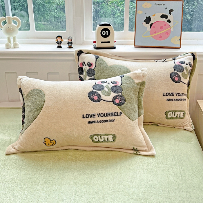 91家纺网 家纺一手货源 找家纺 韩巢家纺 2025新款高克重雪花绒牛奶绒四件套 快乐熊猫