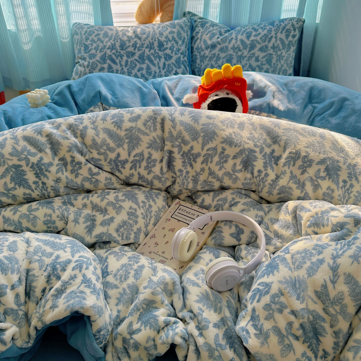 91家纺网 家纺一手货源 找家纺 繁花家居 2025新款小清新180克跑量款牛奶绒三件套四件套 花枝恋蝶