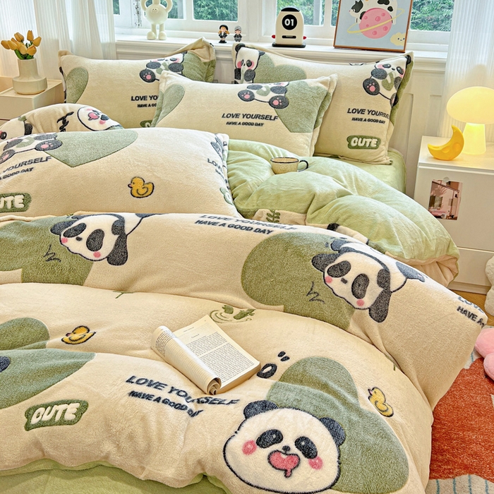 91家纺网 家纺一手货源 找家纺 韩巢家纺 2025新款高克重雪花绒牛奶绒四件套 快乐熊猫