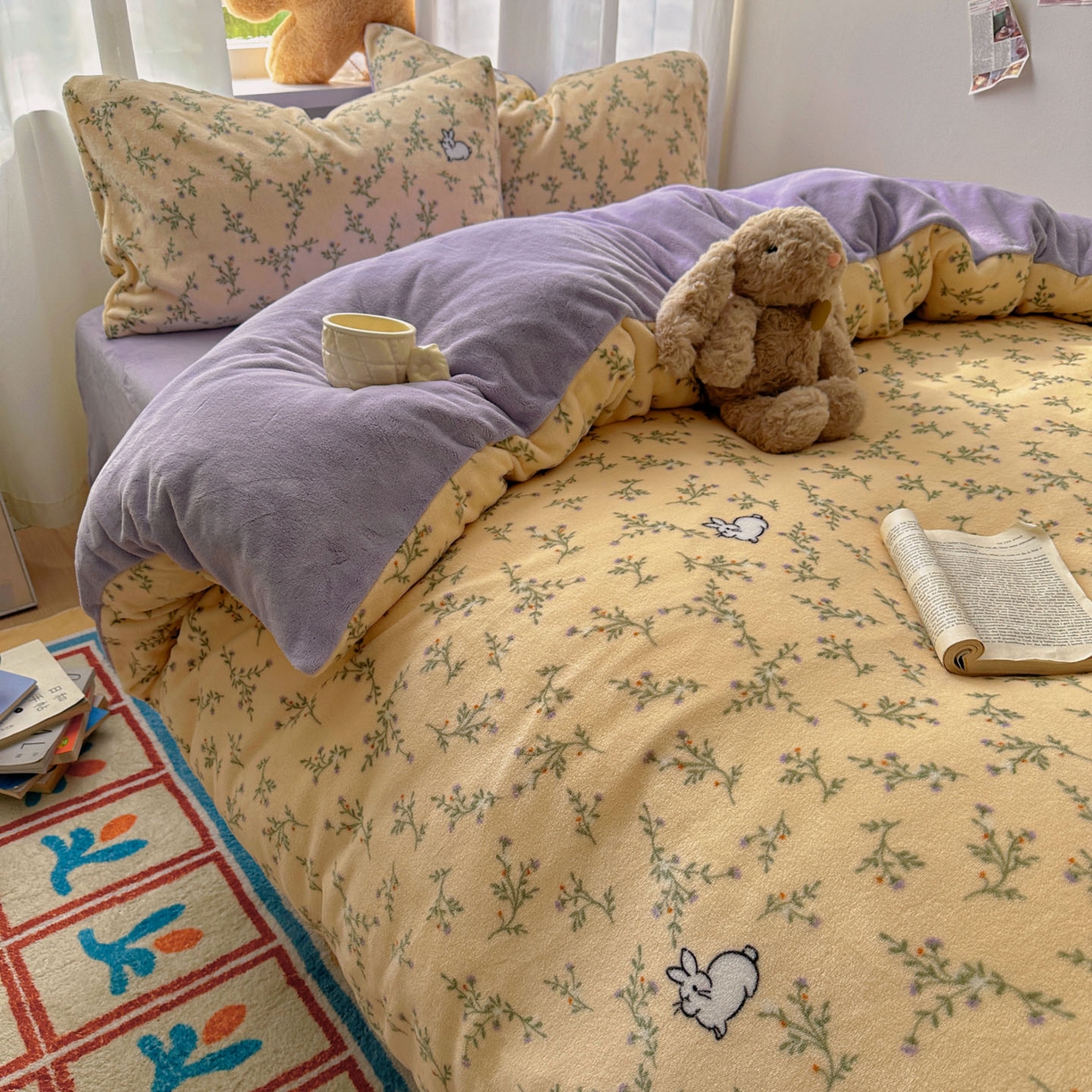 91家纺网 家纺一手货源 找家纺 繁花家居 2025新款小清新180克跑量款牛奶绒三件套四件套 花枝小兔