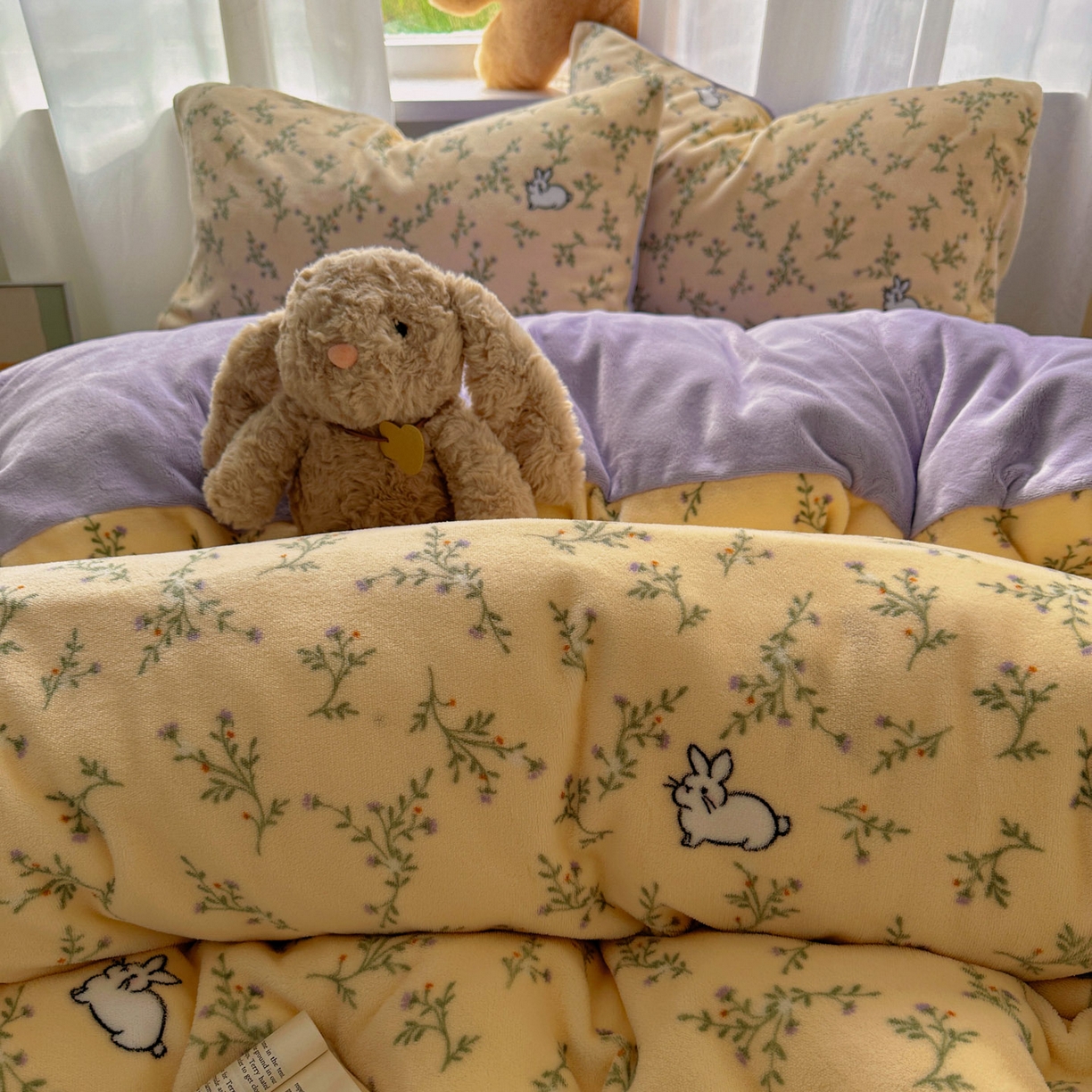 91家纺网 家纺一手货源 找家纺 繁花家居 2025新款小清新180克跑量款牛奶绒三件套四件套 花枝小兔