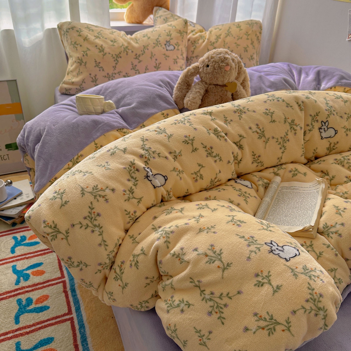 91家纺网 家纺一手货源 找家纺 繁花家居 2025新款小清新180克跑量款牛奶绒三件套四件套 花枝小兔