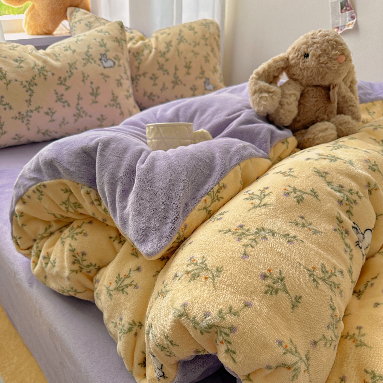 91家纺网 家纺一手货源 找家纺 繁花家居 2025新款小清新180克跑量款牛奶绒三件套四件套 花枝小兔