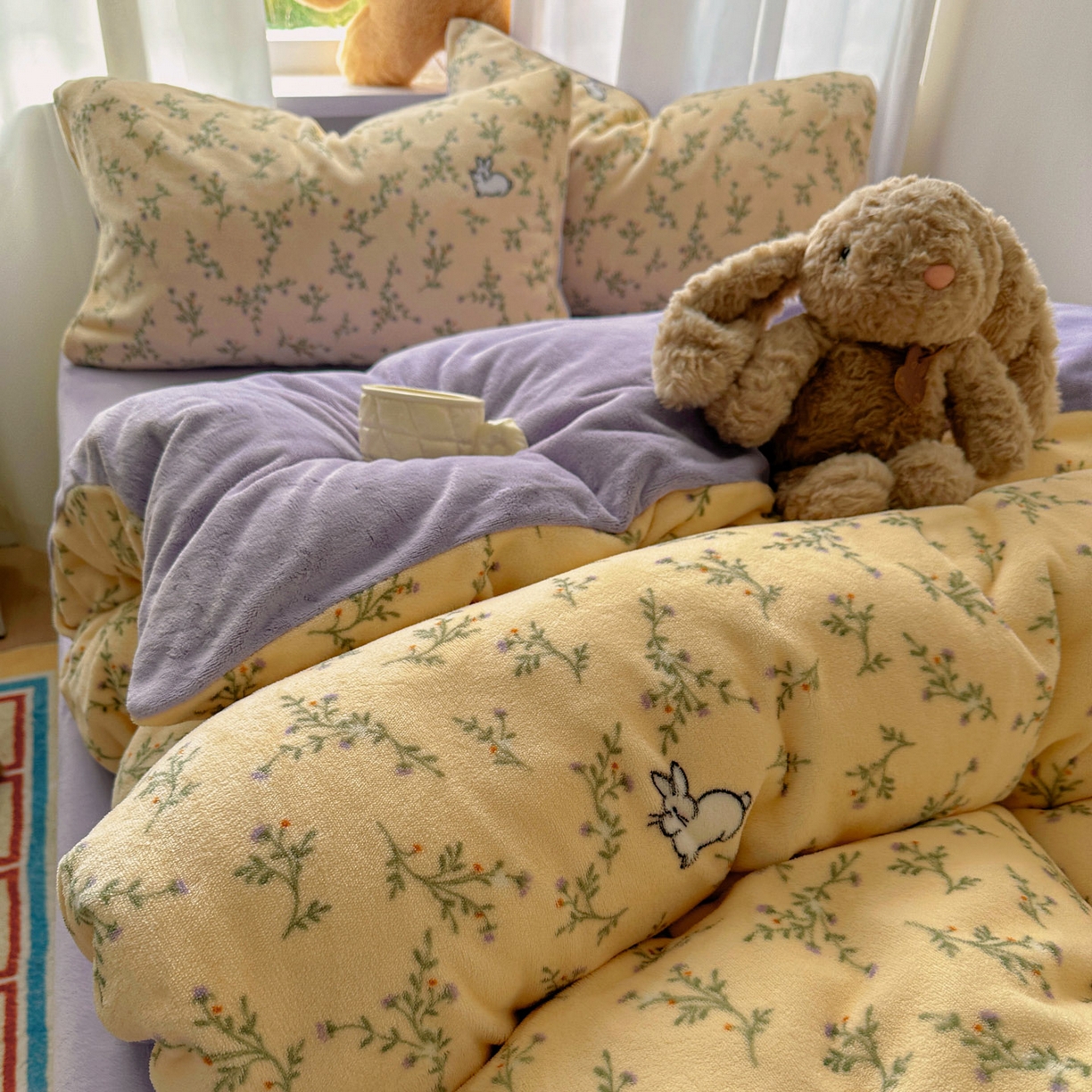 91家纺网 家纺一手货源 找家纺 繁花家居 2025新款小清新180克跑量款牛奶绒三件套四件套 花枝小兔