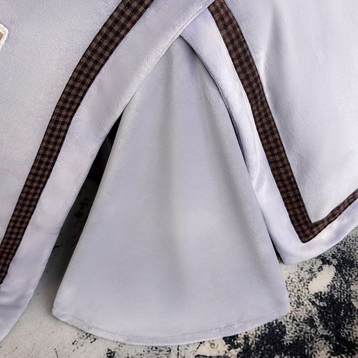 91家纺网 家纺一手货源 找家纺 金喜 2025新款230克全消光牛奶四件套雕花绒四件套宽边圆角织带工艺款四件套-卡夫 卡夫-魅紫